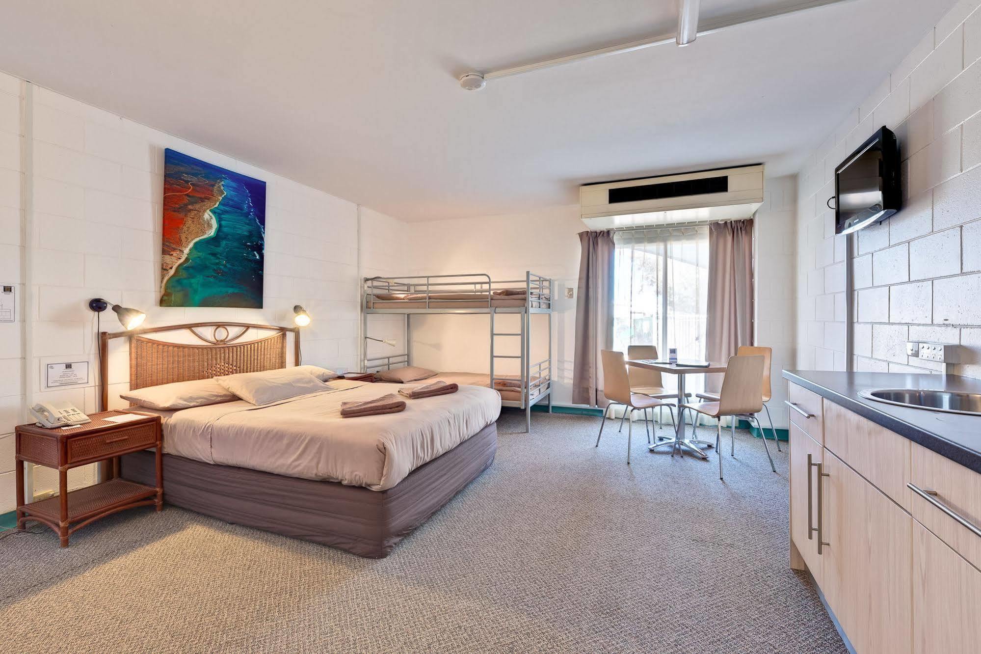 Sea Breeze Resort Exmouth Extérieur photo