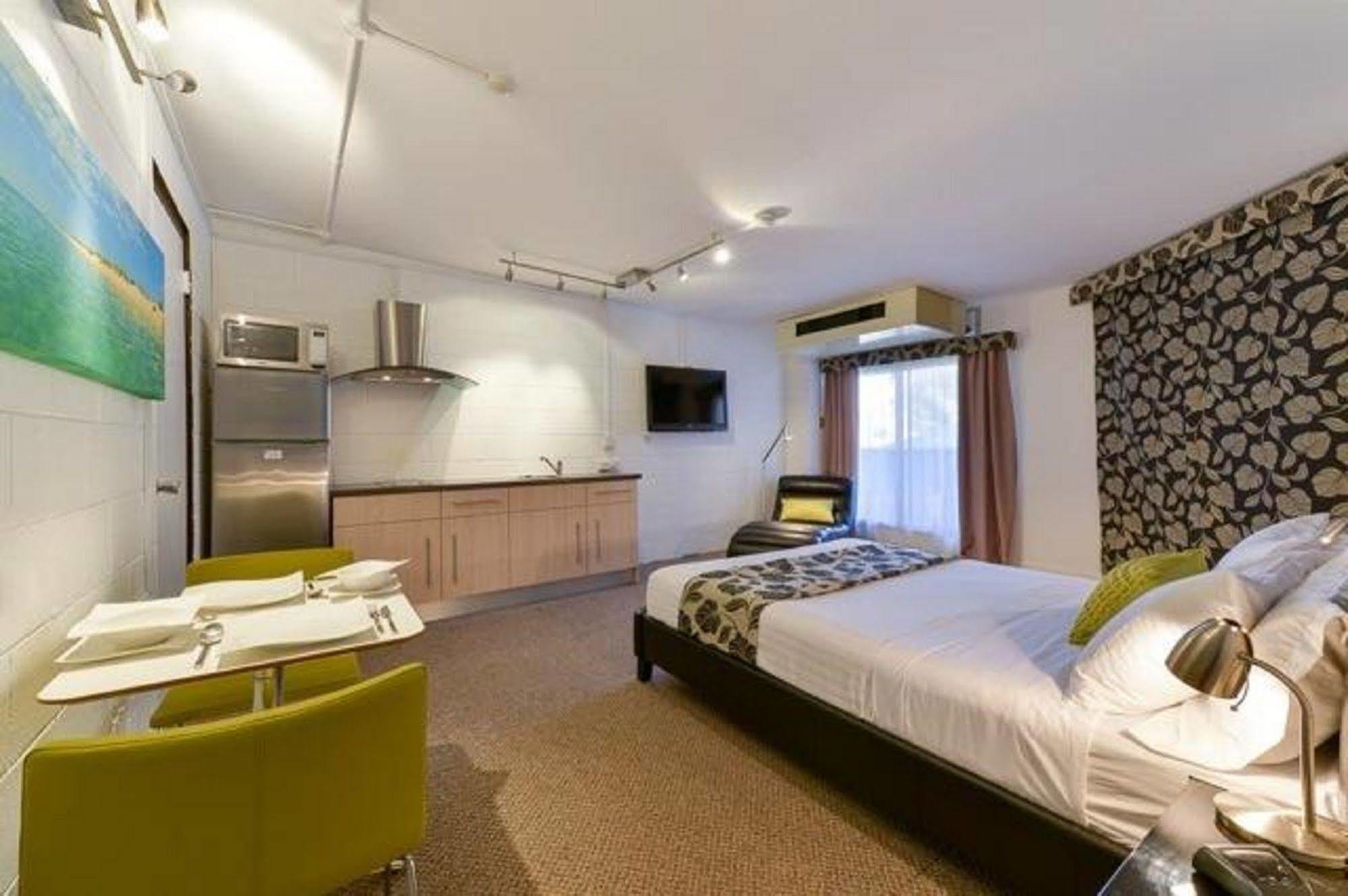 Sea Breeze Resort Exmouth Extérieur photo